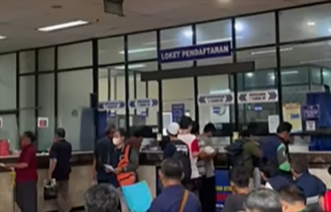 Ilustrasi pembayaran pajak kendaraan. [Istimewa]